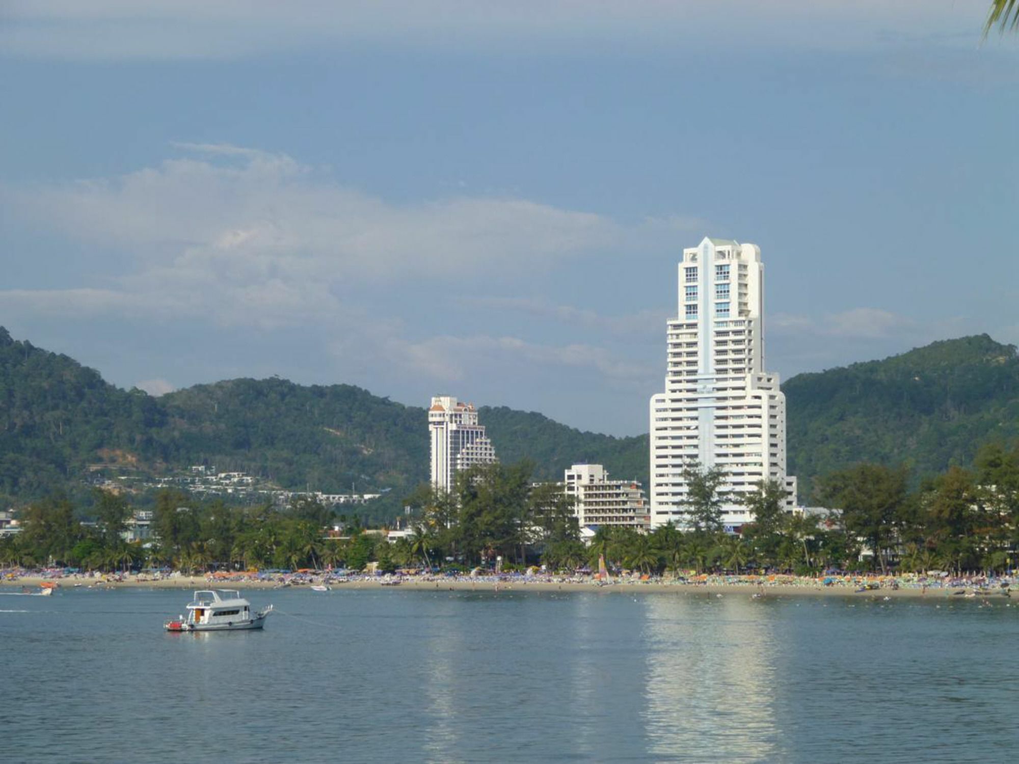 Patong Tower By United 21 Thailand Exterior photo